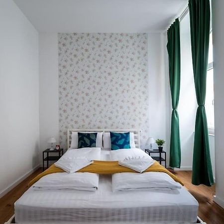 Апартаменты Sleek 1Br Flat Near Center By Hm Вена Экстерьер фото