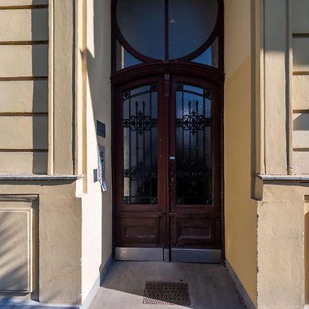 Апартаменты Sleek 1Br Flat Near Center By Hm Вена Экстерьер фото
