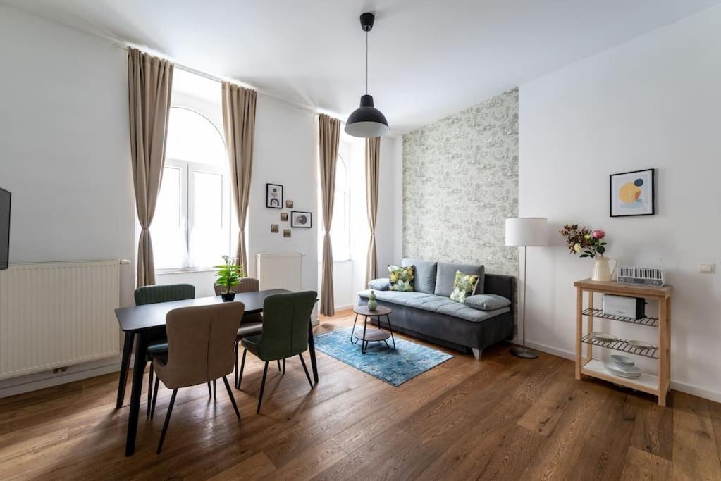 Апартаменты Sleek 1Br Flat Near Center By Hm Вена Экстерьер фото